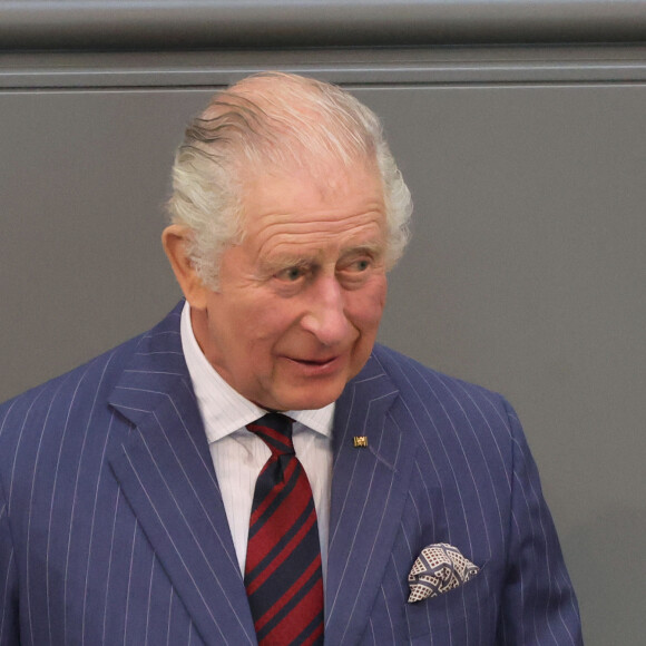 Le roi Charles III d'Angleterre, s'adresse aux députés au Bundestag, dont une partie de son discours en allemand, lors de sa visite officielle à Berlin, le 30 mars 2023. Après l'annulation de leur visite en France, en raison des manifestation contre la réforme des retraites, le roi Charles et la reine consort sont en voyage officiel en Allemagne jusqu'au 31 mars 2023. 