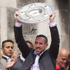 Franck Ribéry est l'heureux papa de 5 grands enfants
 
Info du 7 octobre 2022 - Franck Ribéry annonce sa retraite - Franck Ribéry - Le Bayern de Munich célèbre sa victoire en Bundesliga et devient champion d'Allemagne pour la 25ème fois. Le 24 mai 2015