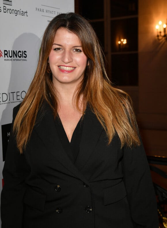 Marlène Schiappa, secrétaire d'Etat, chargée de l'Économie sociale et solidaire et de la Vie associative - Remise du prix de la Femme d'Influence 2022 au Palais Brogniart à Paris le 21 novembre 2022. © Veeren / Bestimage 