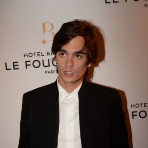 Alain-Fabien Delon - Soirée d'inauguration de l'Hôtel Fouquet's Barrière à Paris le 14 septembre 2017. Embellis, l'Hôtel Fouquet's Barrière Paris et sa célèbre brasserie reviennent sur le devant de la scène et illumineront Paris. Après plusieurs mois de travaux, l'établissement, plus parisien que jamais, a réouvert ses portes. © Rachid Bellak/Bestimage