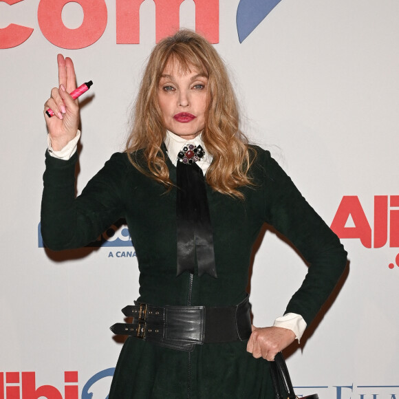 Arielle Dombasle - Première du film "Alibi.com 2" au cinéma Le Grand Rex à Paris le 6 février 2023. © Coadic Guirec/Bestimage