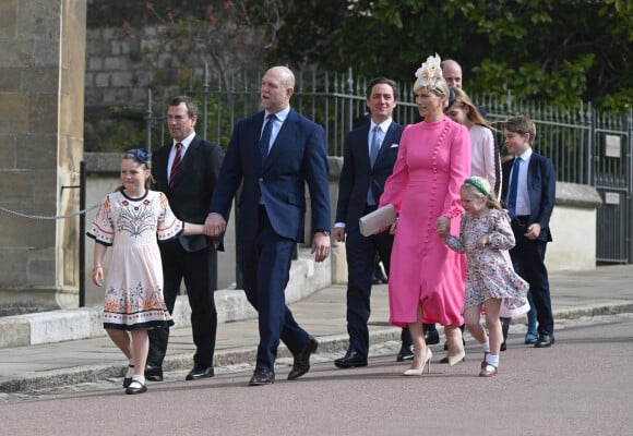 Mike et Zara Tindall et leurs filles Mia et Lena, La princesse Beatrice d'York et son mari Edoardo Mapelli Mozzi, Le prince William, prince de Galles, Le prince George de Galles - La famille royale du Royaume Uni arrive à la chapelle Saint George pour la messe de Pâques au château de Windsor le 9 avril 2023. 