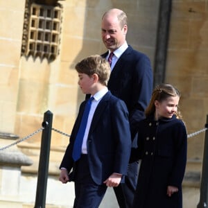 Le prince William, prince de Galles, Le prince George de Galles, La princesse Charlotte de Galles - La famille royale du Royaume Uni arrive pour assister à la messe de Pâques à la chapelle Saint Georges au château de Windsor, le 9 avril 2023. 