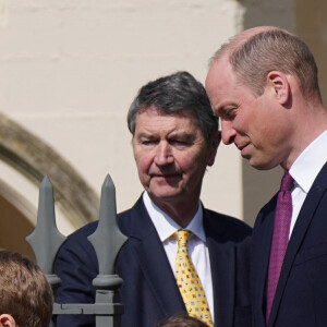 Un geste assuré à 100% par le petit garçon, âgé de seulement 9 ans 
Le prince George de Galles, Le prince Louis de Galles, La princesse Charlotte de Galles, Le prince William, prince de Galles, Timothy Laurence - La famille royale du Royaume Uni arrive à la chapelle Saint George pour la messe de Pâques au château de Windsor le 9 avril 2023. 