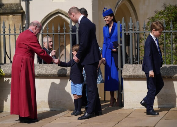 Le prince Andrew, duc d'York, Le prince William, prince de Galles, Le prince Louis de Galles, Catherine (Kate) Middleton, princesse de Galles, Le prince George de Galles - La famille royale du Royaume Uni arrive à la chapelle Saint George pour la messe de Pâques au château de Windsor le 9 avril 2023. 