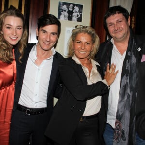 Aurore Morisse, Harold Hessel, Caroline Margeridon, Stéphane Vanhandenhoven - People à la soirée "Signature des écrivains" au Fouquet's à Paris. Le 24 novembre 2021 © Baldini / Bestimage