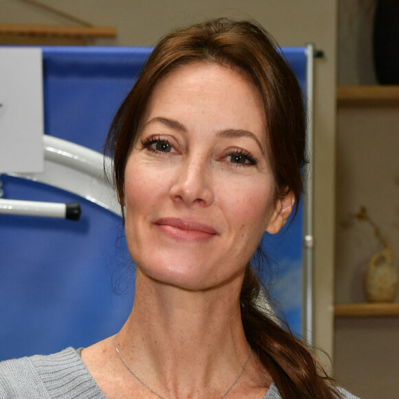 Exclusif - Mareva Galanter - Damart lance une collection capsule avec YUJ (1ère marque de vêtements de yoga Française éco-responsable) à Paris le 12 octobre 2021.À l' 'hôtel HOY de la rue des Martyrs, C.Gaigneux Directeur Général de Damart Group et H.Duval fondatrice de la marque de yoga Yuj Paris, ont révélé la collection capsule Damart x Yuj Paris à la presse et à plusieurs personnalités. De l'innovation, Damart ? Toujours ! Cet hiver, l'inventeur du Thermolactyl affiche son coup de foudre pour YUJ, la marque " phénomène" des yogis urbains en co-éditant une capsule zen, technique et éthique intitulée " Serenity". Et pour les fans de vintage, Damart réinvente ses pièces les plus iconiques en mode homewear et ski pour toute la famille. Tout schuss vers un hiver zen, confort et stylé ! © Veeren/Bestimage 