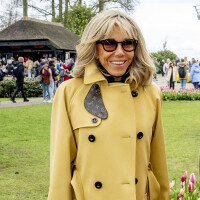 Brigitte Macron ultra-chic et champêtre au milieu des fleurs : elle brille face à Maxima des Pays-Bas