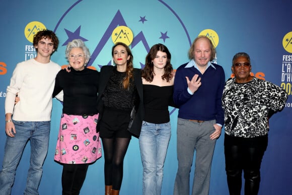 Elle incarne Marie-Luce, l'héroïne, enfant. 
Loup Pinard, Claire Guillon, Victoria Bedos, Brune Moulin, Philippe Katerine, Firmine Richard pour le film "La plus belle pour aller danser" - Photocall lors de la 26ème édition du festival international du film de comédie de l'Alpe d'Huez le 17 janvier 2023. © Dominique Jacovides / Bestimage 