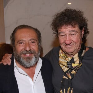 Exclusif - Patrick Timsit et Robert Charlebois - Concert de Robert Charlebois, "Robert en CharleboisScope" au Grand Rex à Paris, le 2 avril 2023. © Bertrand Rindoff / Bestimage