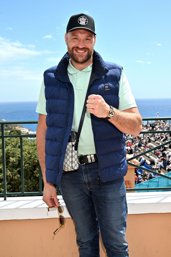Tyson Fury - Célébrités en tribune lors du tournoi Rolex Monte Carlo Masters 2023 à Roquebrune-Cap-Martin le 15 avril 2023. © Bruno Bebert/Bestimage 