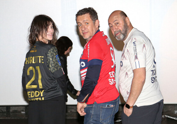 Charlotte Gainsbourg, Dany Boon et Kad Merad à la première du film "La Vie pour de vrai" à Lille, France, le 1er avril 2023. © Stéphane Vansteenkiste/Bestimage 