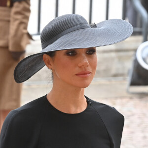 Meghan Markle, duchesse de Sussex - Arrivées au service funéraire à l'Abbaye de Westminster pour les funérailles d'Etat de la reine Elizabeth II d'Angleterre le 19 septembre 2022. © Geoff Pugh / PA via Bestimage 