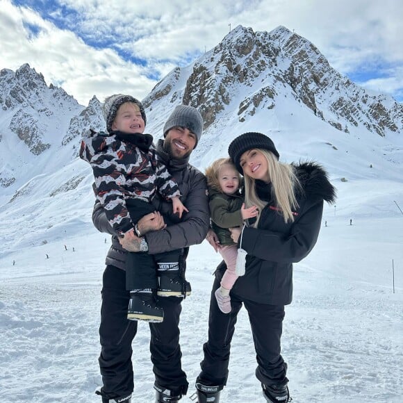 L'épouse de Thibault Garcia a répliqué sur Snapchat
Jessica Thivenin et Thibault Garcia avec leurs enfants Maylone et Leewane