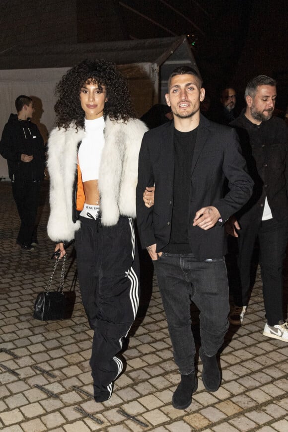 nfin, celle qui a déjà participé à l'émission de télé-réalité des Marseillais en tant que bookeuse était équipée d'un très charmant sac à main noir.
Exclusif - Marco Verratti et sa femme Jessica Aïdi - Les célébrités au concert de Jay Z à la fondation Louis Vuitton à Paris, France, le 14 avril 2023. © Da Silva-Perusseau/Bestimage 