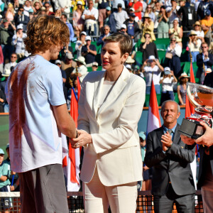 La princesse Charlene de Monaco, le prince Albert II de Monaco, Andrey Rublev - La famille princière de Monaco assiste à la finale homme du tournoi Rolex Monte Carlo Masters 2023 à Roquebrune-Cap-Martin. Le 16 avril 2023. © Bruno Bebert/Bestimage- La famille princière de Monaco assiste à la finale homme du tournoi Rolex Monte Carlo Masters 2023 à Roquebrune-Cap-Martin. Le 16 avril 2023. © Claudia Albuquerque/Bestimage