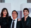 Alice, Ben et Jo
Charlotte Gainsbourg avec son mari Yvan Attal et son fils Ben Attal à la première de "Les Choses Humaines" au 78ème Festival International du Film de Venise (Mostra), le 9 septembre 2021. 