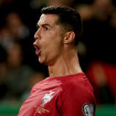VIDEO Cristiano Ronaldo : Le footballeur pète complètement les plombs et s'attaque à un adversaire !