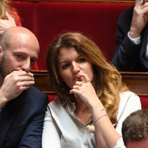 Stanislas Guerini, ministre de la Transformation et de la Fonction publiques, Marlène Schiappa (tatouage poignet gauche), secrétaire d'Etat, chargée de l'Économie sociale et solidaire et de la Vie associative - Séance de questions au gouvernement à l'Assemblée Nationale à Paris le 11 avril 2023. © Lionel Urman / Panoramic / Bestimage