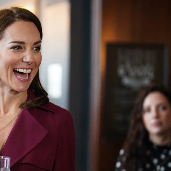 Catherine (Kate) Middleton, princesse de Galles, lors d'une visite au pub "The Rectory" à Birmingham, le 20 avril 2023. Ils ont rencontré les futurs dirigeants et propriétaires d'entreprises locales du secteur des industries créatives de la ville. 