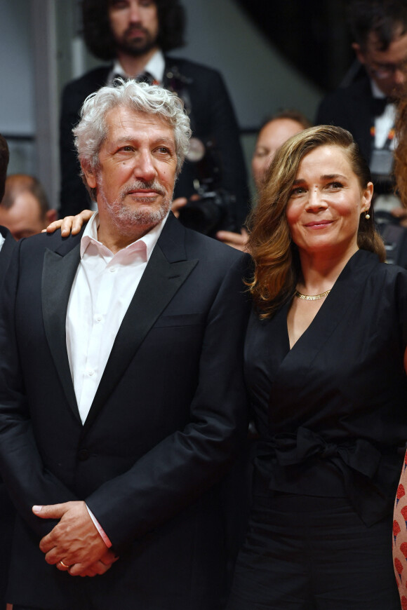 Alain Chabat, Blanche Gardin - Montée des marches du film « Fumer Fait Tousser » lors du 75ème Festival International du Film de Cannes. Le 21 mai 2022 © Giancarlo Gorassini / Bestimage