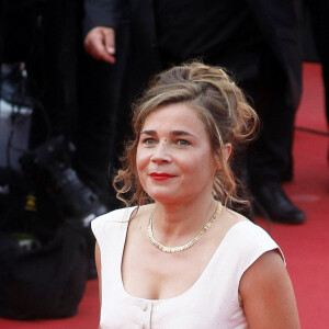Blanche Gardin (robe Agnès b) - Montée des marches du film « France » lors du 74ème Festival International du Film de Cannes. Le 15 juillet 2021 © Borde-Jacovides-Moreau / Bestimage