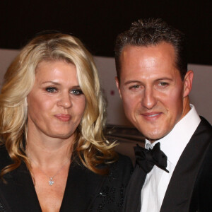 Ce samedi 22 avril 2023, il a été annoncé que la rédactrice en chef du magazine avait été licenciée.
Michael Schumacher et sa femme Corinna lors de la soiree GQ a Berlin en Allemagne le 29 octobre 2013.