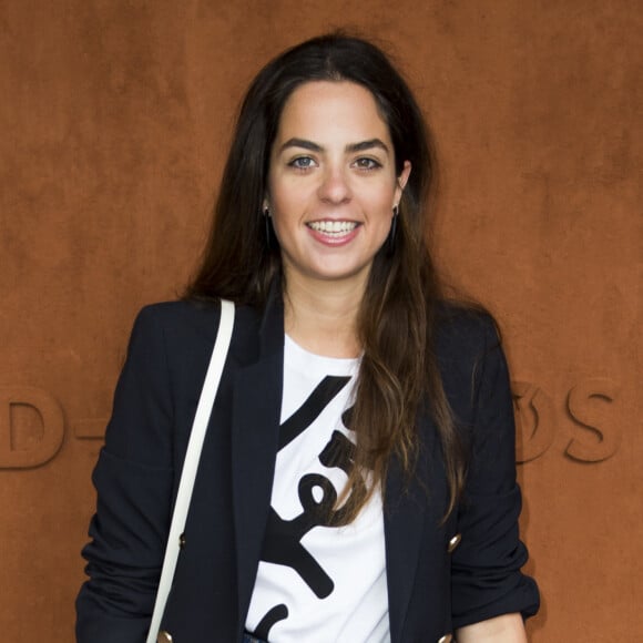 Anouchka Delon conjugue sa vie privée et sa carrière sans soucis. 
Anouchka Delon - Célébrités dans le village des internationaux de France de tennis de Roland Garros à Paris, France. ©JB Autissier / Panoramic / Bestimage 