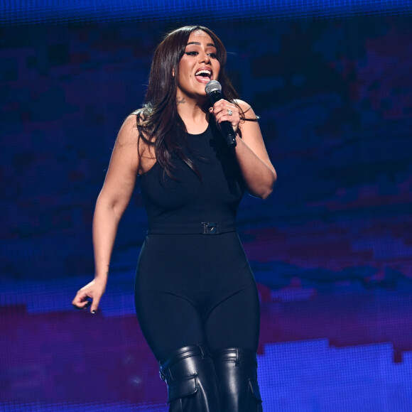 Exclusif - Amel Bent et Lou - Enregistrement de l'émission "Ce soir on chante pour l'Unicef, pour chaque enfant" à La Seine Musicale, diffusée le 25 avril sur W9. Le 13 mars 2023. W9 vous propose une soirée musicale exceptionnelle, "Ce soir on chante pour l'UNICEF, pour chaque enfant",au profit du fond d'urgence de l'UNICEF. Depuis plus de 75 ans, l'UNICEF se bat pour les enfants et leurs familles au coeur des crises humanitaires, que ce soit actuellement sur le front de la guerre en Ukraine, dans les ruines du séisme en Turquie et en Syrie ou au coeur d'une sècheresse dévastatrice dans la corne de l'Afrique,les enfants sont toujours les premières victimes.Aux côtés de nombreux artistes, E.Gossuin et J.Anthony vous donnent rendez-vous pour se mobiliser, pour chaque enfant. Chacun des artistes partagera un duo unique avec un enfant, des moments de partages émouvants et inédits. Symbole de notre solidarité avec les enfants du monde, ces jeunes chanteurs feront leurs premiers pas sur scène. S'ils ont un peu le trac, ils sont surtout bourrés de talents et très fiers de s'impliquer pour l'UNICEF. À leurs côtés, des artistes que vous adorez : M.Pokora, K.Girac, A.Bent, Yanns, Anisha Louis et Enola, Nej, mais aussi P.Bruel, C.Badi, T.Arena, C.Capéo, et bien d'autres. C'est une soirée musicale exceptionnelle qui vous attend ! © G.Gaffiot-J.Tribeca / Bestimage 