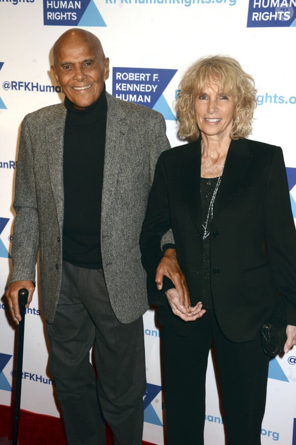 Il laisse derrière lui sa femme et quatre enfants.
Rétro - Décès de Harry Belafonte - Harry Belafonte et sa femme Pamela Frank lors de la cérémonie des '' Ripple of Hope Awards 2016'' à New York, le 6 décembre 2016. © Future-Image via ZUMA Press/Bestimage