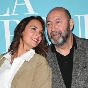 Kad Merad et sa femme Julia Vignali - Avant-première du film "La Vie pour de vrai" au cinéma Pathé Wepler à Paris le 18 avril 2023. © Coadic Guirec/Bestimage 