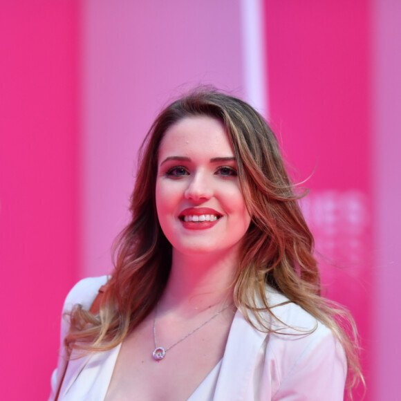 Louise Aubery au photocall du deuxième jour de la 2ème édition du "Canneseries" au palais des Festivals à Cannes, France, le 6 avril 2019. © Rachid Bellak/Bestimage