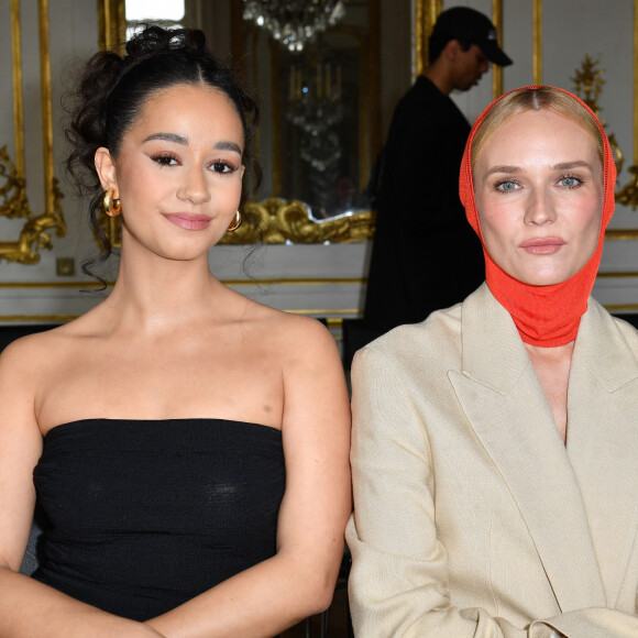 Léna Mahfouf (Lena Situations) et Diane Kruger - Défilé de mode de la nouvelle collection COS Atelier printemps-été 2023 à l'Hôtel d'Evreux à Paris. Le 26 avril 2023 © Veeren-Perusseau / Bestimage 