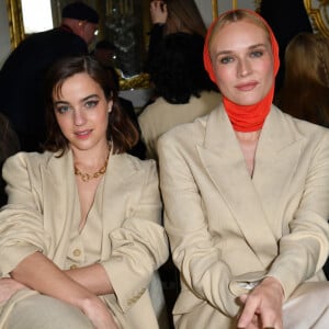 Beatrice Granno et Diane Kruger - Défilé de mode de la nouvelle collection COS Atelier printemps-été 2023 à l'Hôtel d'Evreux à Paris. Le 26 avril 2023 © Veeren-Perusseau / Bestimage 