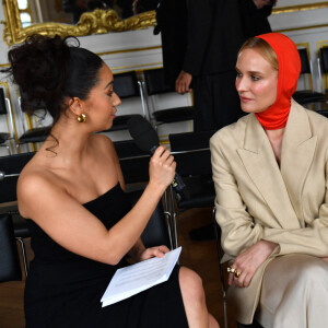 Armée de son micro, la jeune femme en a profité pour interroger Diane Kruger.

Léna Mahfouf (Lena Situations) et Diane Kruger - Défilé de mode de la nouvelle collection COS Atelier printemps-été 2023 à l'Hôtel d'Evreux à Paris. Le 26 avril 2023 © Veeren-Perusseau / Bestimage 