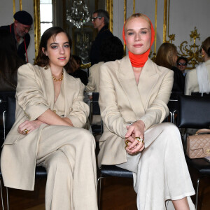 Beatrice Granno et Diane Kruger - Défilé de mode de la nouvelle collection COS Atelier printemps-été 2023 à l'Hôtel d'Evreux à Paris. Le 26 avril 2023 © Veeren-Perusseau / Bestimage 