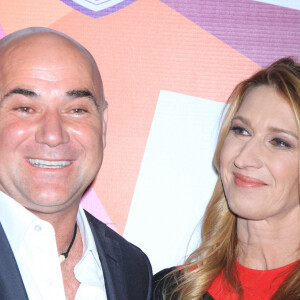 Les deux anciennes stars du tennis sont en couple depuis plus de 20 ans et leur mariage fonctionne à merveille
 
Andre Agassi et sa femme Steffi Graf - People à la soirée "The Keep Memory Alive - 21st Power Of Love" à Las Vegas. Le 27 avril 2017