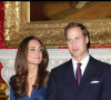 La bague de fiançailles que le Prince William a offert à sa fiancée Kate Middleton (Catherine Middleton) en 2010 est en effet celle de la Princesse Diana.
Conférence de presse pour annoncer les fiançailles du prince William et de Kate Middleton.