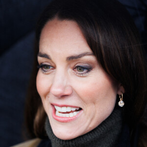 Mais désormais, elle est une princesse de Galles parfaite ! 
Kate Catherine Middleton, princesse de Galles, en visite au club Dowlais Rugby Club. Le 28 avril 2023 