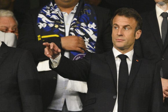Emmanuel Macron lors du match de football de la Coupe de France "Nantes vs Toulouse" au Stade de France à Paris. Le 29 avril 2023 © JB Autissier / Panoramic / Bestimage