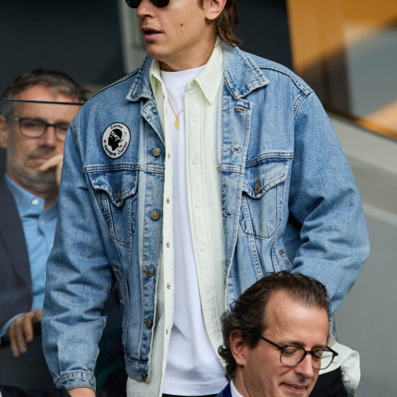 Pierre Sarkozy - People au match de football "PSG vs Lorient" au Parc des Princes à Paris. Le 30 avril 2023 © Cyril Moreau / Bestimage