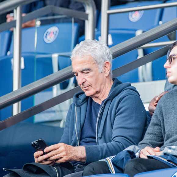 Raymond Domenech - Célébrités au Match de Ligue 1 Uber Eats Paris SG - FC Lorient (1-3) au Parc des Princes à Paris, France le 30 Avril 2023. © Baptiste Autissier / Panoramic / Bestimage