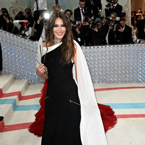 Carla Bruni au MET Gala 2023 à New York le 1er mai 2023.
