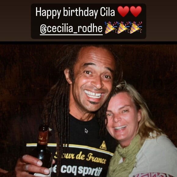 "Happy Birthday", a-t-il écrit en légende d'une photo postée en story sur laquelle il pose, bouteille de vin à la main, avec la mère de ses deux grands Yéléna et Joakim.
Yannick Noah, Instagram.