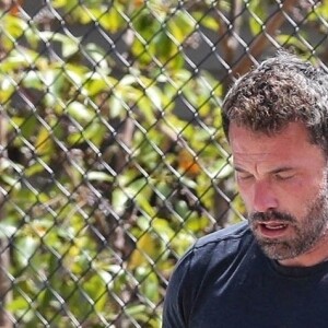 Exclusif - Ben Affleck joue au basket avec son fils Samuel à Los Angeles, le 22 avril 2023.