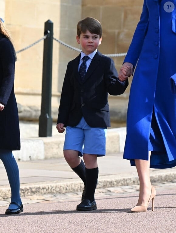 Le prince Louis et sa mère Catherine (Kate) Middleton, princesse de Galles - La famille royale du Royaume Uni arrive à la chapelle Saint George pour la messe de Pâques au château de Windsor le 9 avril 2023. 