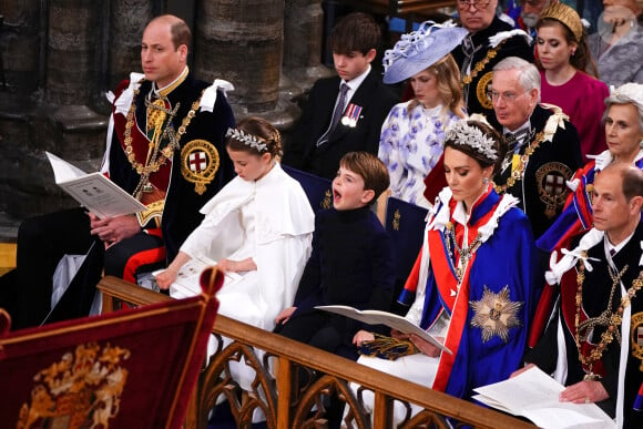 Le petit garçon a en effet baillé devant toutes les caméras. 
Le prince William, prince de Galles, et Catherine (Kate) Middleton, princesse de Galles, La princesse Charlotte de Galles, Le prince Louis de Galles - Les invités à la cérémonie de couronnement du roi d'Angleterre à l'abbaye de Westminster de Londres, Royaume Uni, le 6 mai 2023. 