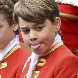 Et ce dimanche, pour le concert du couronnement, elle pourrait bien recommencer ! 
Le prince George de Galles (centre) - Les invités arrivent à la cérémonie de couronnement du roi d'Angleterre à l'abbaye de Westminster de Londres, Royaume Uni, le 6 mai 2023 