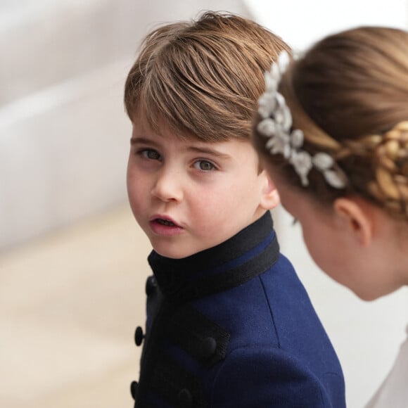 Son cadet Louis était en bleu marine, comme sur le drapeau britannique.
Le prince Louis de Galles, et La princesse Charlotte de Galles - Les invités arrivent à la cérémonie de couronnement du roi d'Angleterre à l'abbaye de Westminster de Londres, Royaume Uni, le 6 mai 2023. 