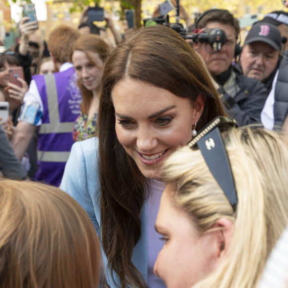 Tim Anderson - Mirrorpix - Le prince et la princesse de Galles, à la rencontre des membres du public participant au pique-nique du couronnement du roi sur la longue marche du parc du château de Windsor Le prince William, prince de Galles, et Catherine (Kate) Middleton, princesse de Galles, à la rencontre des membres du public participant au pique-nique du couronnement du roi sur la longue marche du parc du château de Windsor, Royaume Uni, le 7 mai 2023.